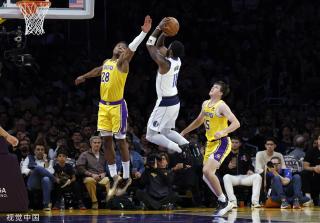 在夏窗掀起 在夏窗掀起