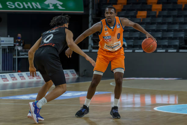 众多强劲对 众多强劲对