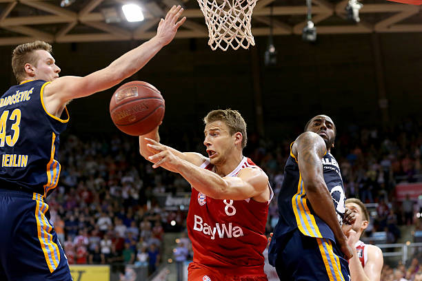 示了她在大 示了她在大